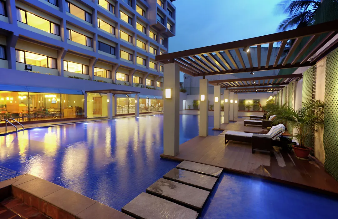 Dolphin Hotel-1